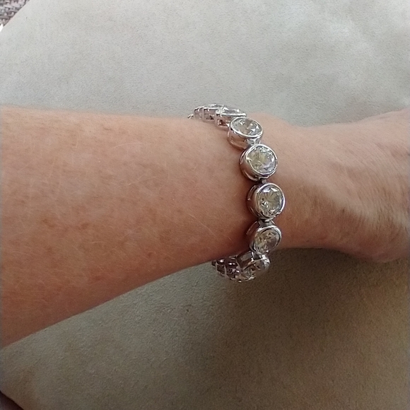 Bracelet CZ Crystal Stone Large NWOT tennis Bracelet - Picture 14 of 14
